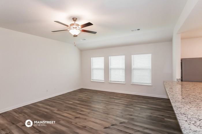 512 Trinity Trl - Photo 3 of 16