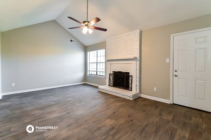 10127 Stephenson Ln - Photo 3 of 16