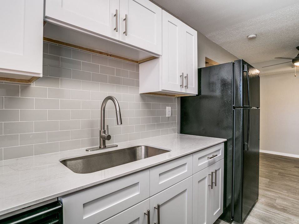 Tides on Timberglen Apartments 3550 Timberglen Rd, Dallas, TX 75287