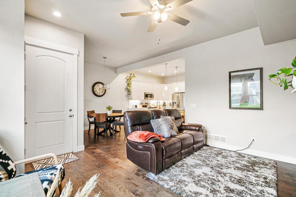 2486 Trio Falls Dr - Photo 7 of 31