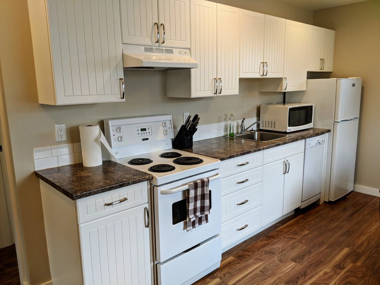 1630 88 Ave #1-1630C - Photo 2 of 8