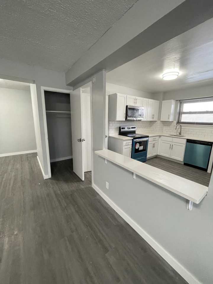 749 Scotland Road #4D - Photo 2 of 15