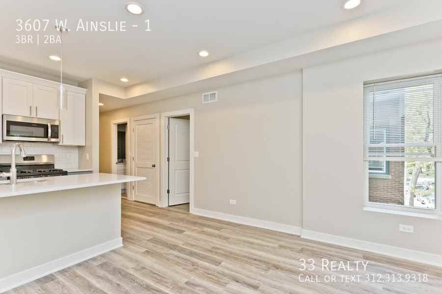 3607 W Ainslie St #1 - Photo 2 of 11