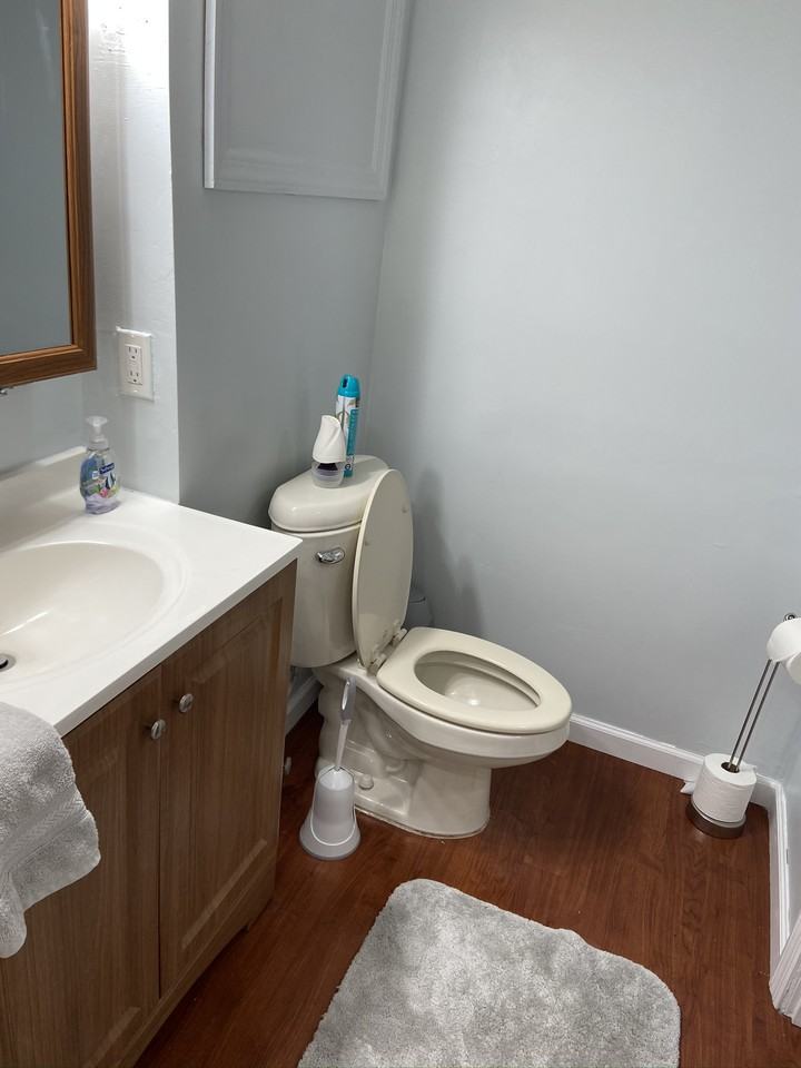 121 Selden Blvd - Photo 2 of 10