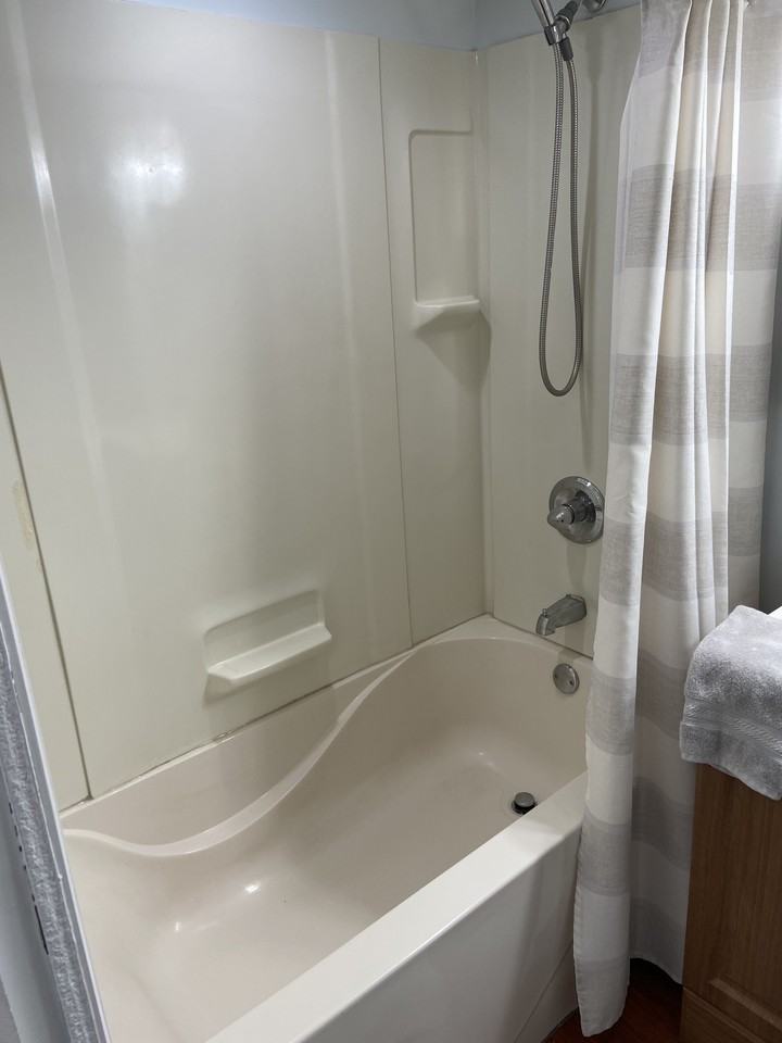 121 Selden Blvd - Photo 3 of 10