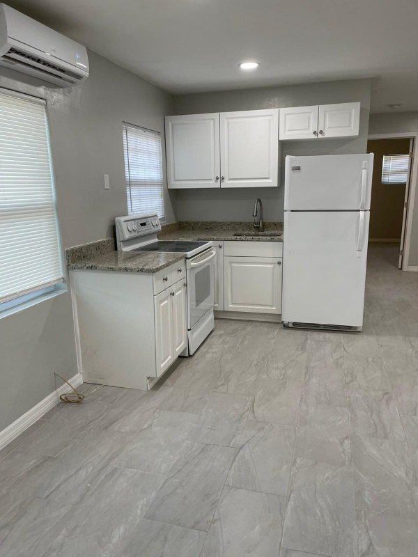 610 17th Ave S - Photo 2 of 10