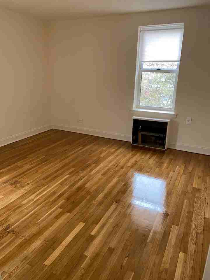 655 Tysens Ln #6W - Photo 2 of 6