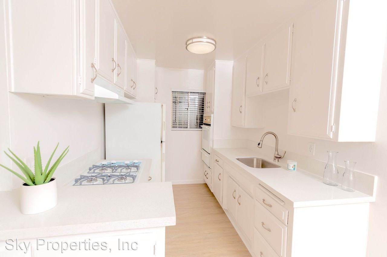 1441 N Vista St - Photo 3 of 22