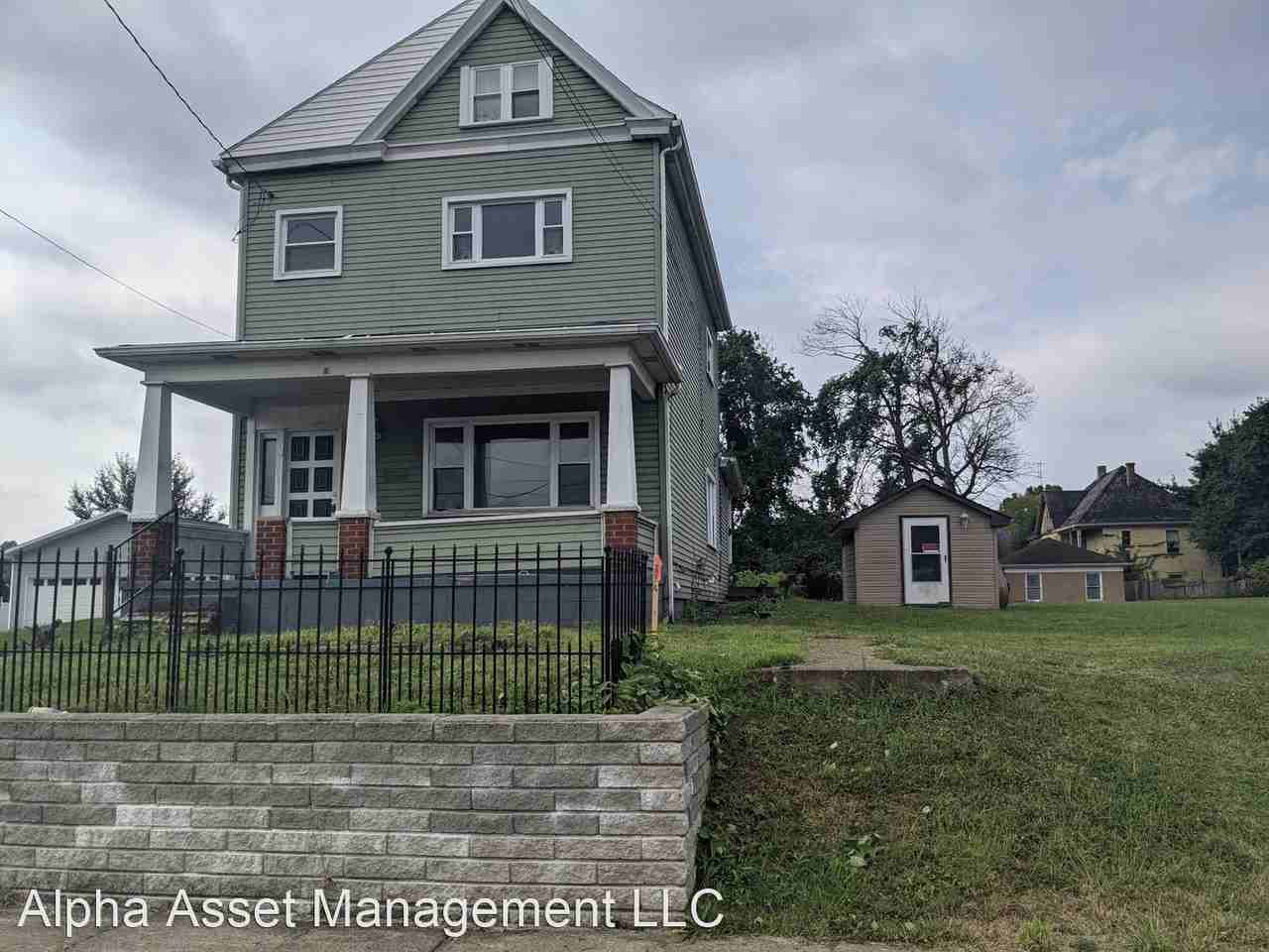 452 Reed Ave - Photo 2 of 24