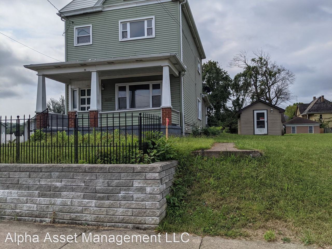 452 Reed Ave - Photo 3 of 24