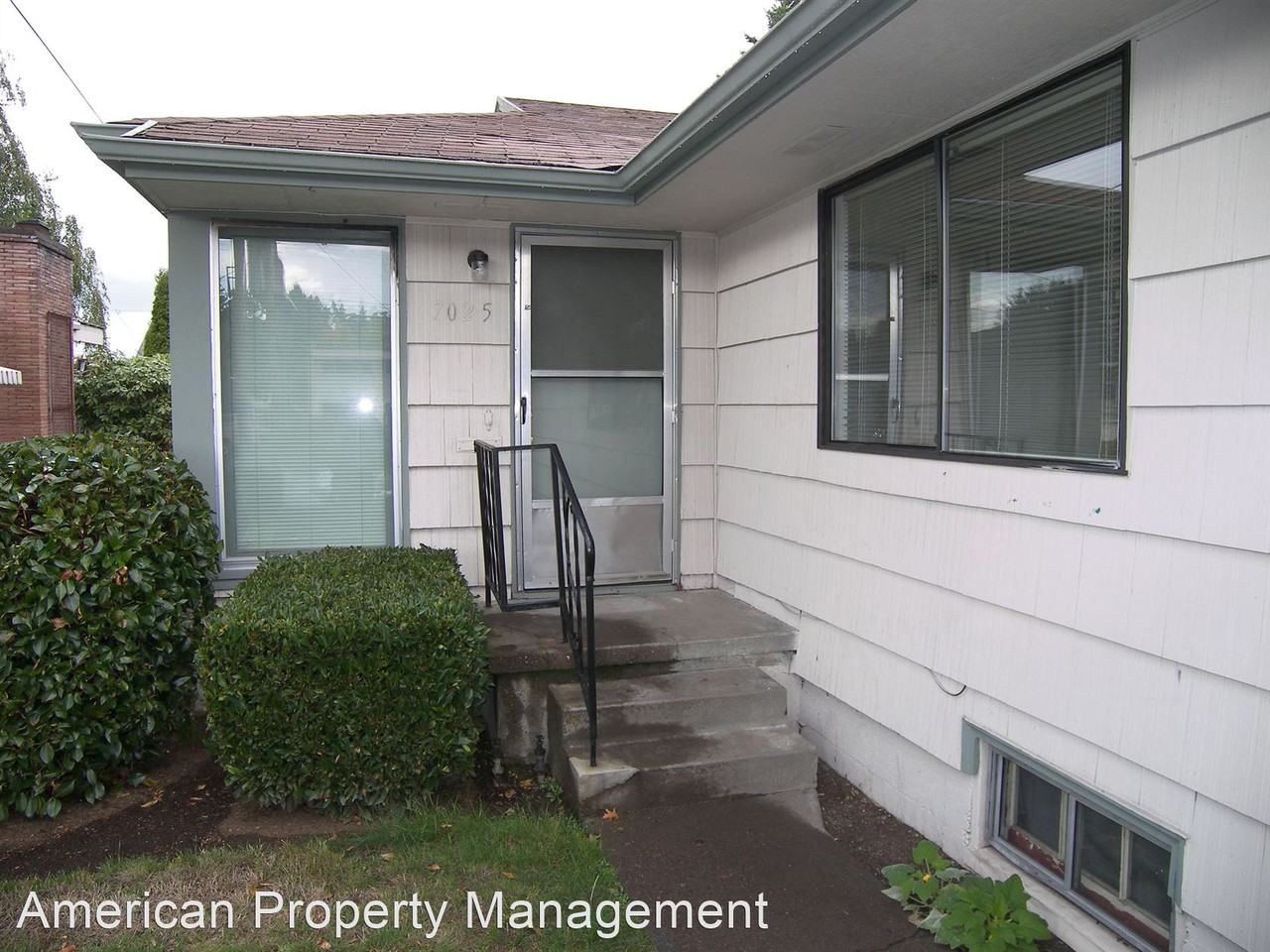 Glisan Plex 7015 7015 7027 NE Glisan, Portland, OR 97213