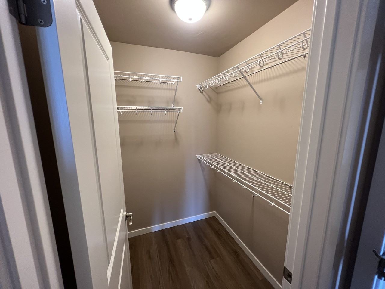 821 Foxglove Dr - Photo 4 of 10