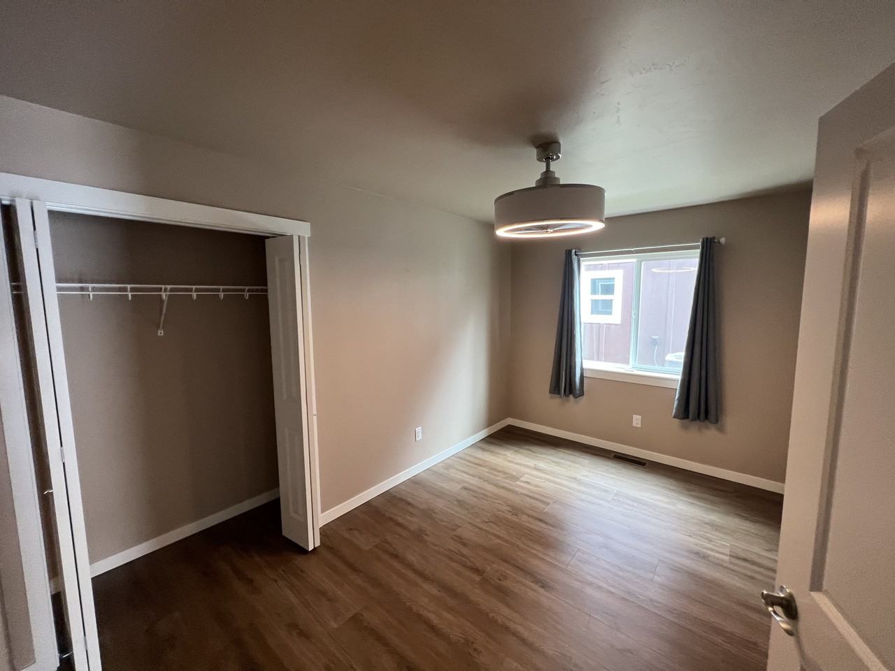 821 Foxglove Dr - Photo 7 of 10