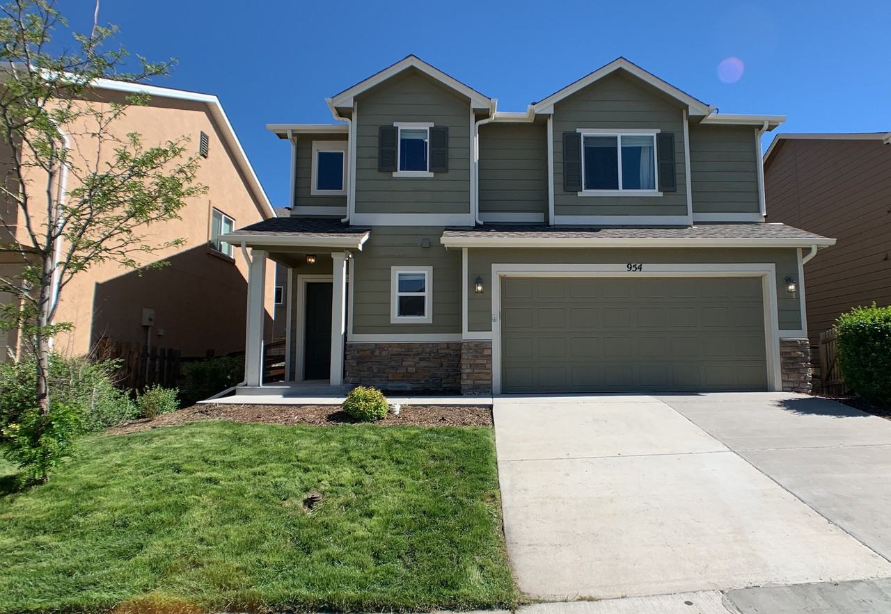 954 Diamond Rim Dr - Photo 2 of 13