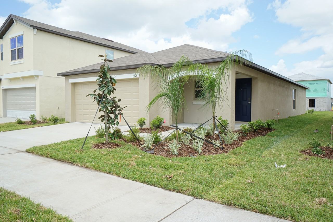 7104 Amelia Cove Ct - Photo 2 of 35