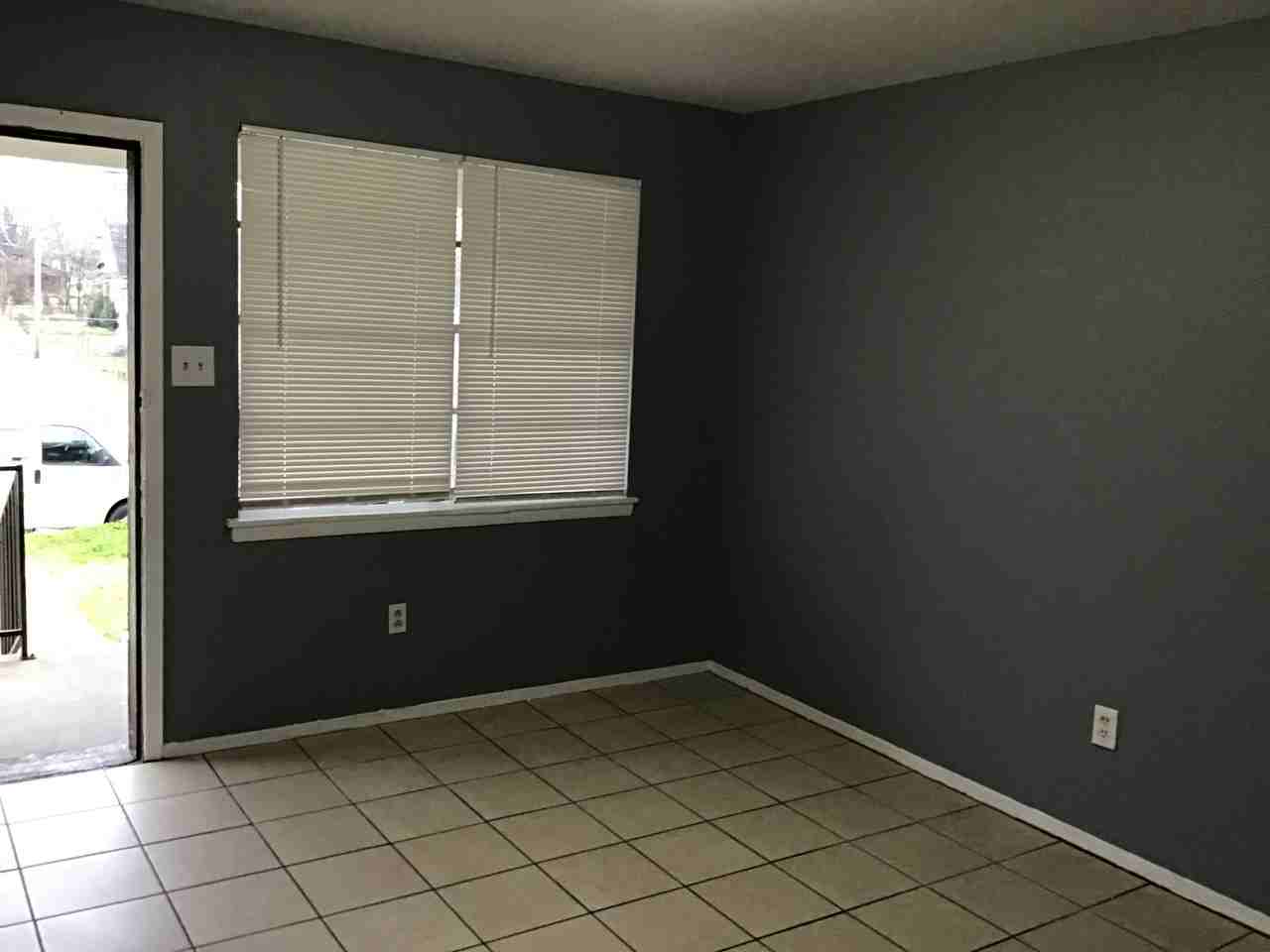 700 E Mclemore Ave - Photo 3 of 6