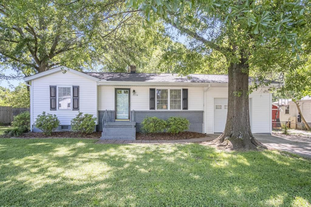 3259 Mccauley Rd Se - Photo 2 of 27