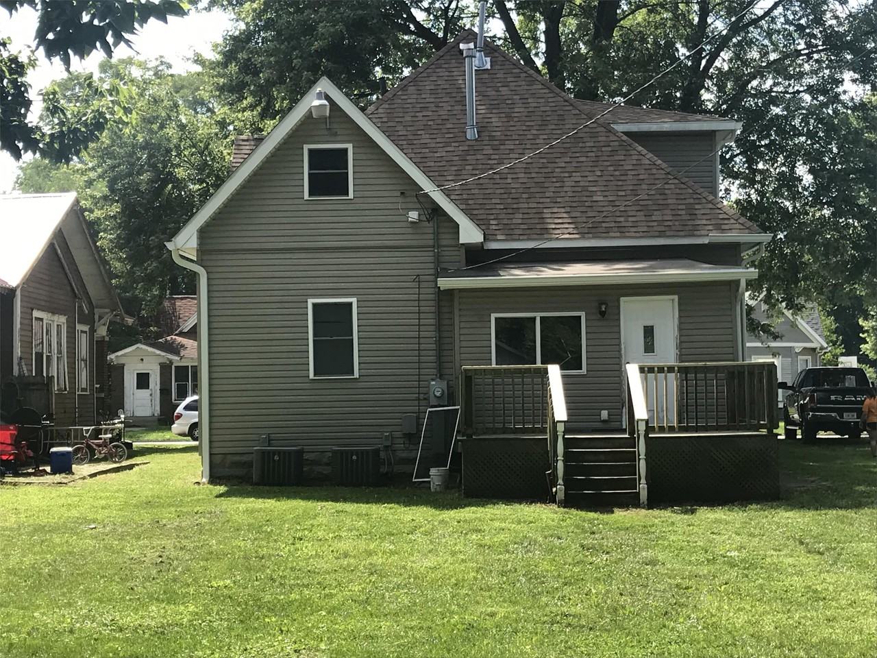 1122 S 9th St #1 - Photo 2 of 27