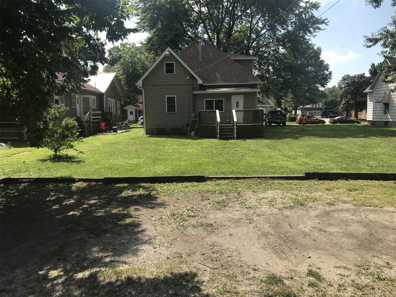 1122 S 9th St #1 - Photo 3 of 27