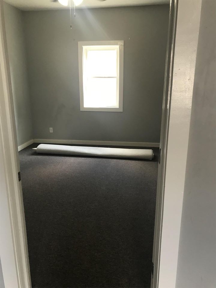 1122 S 9th St #1 - Photo 5 of 27