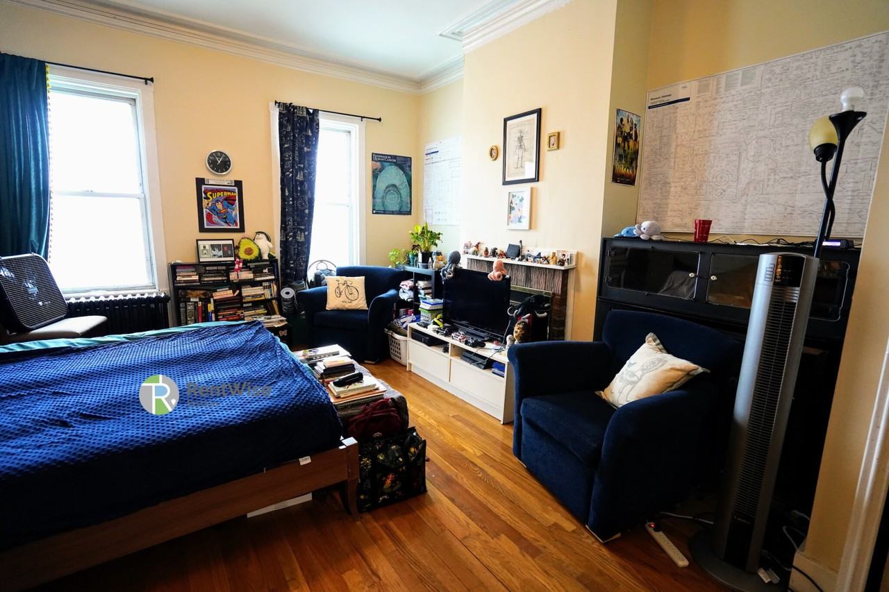 381 Dorchester St #1A - Photo 2 of 13