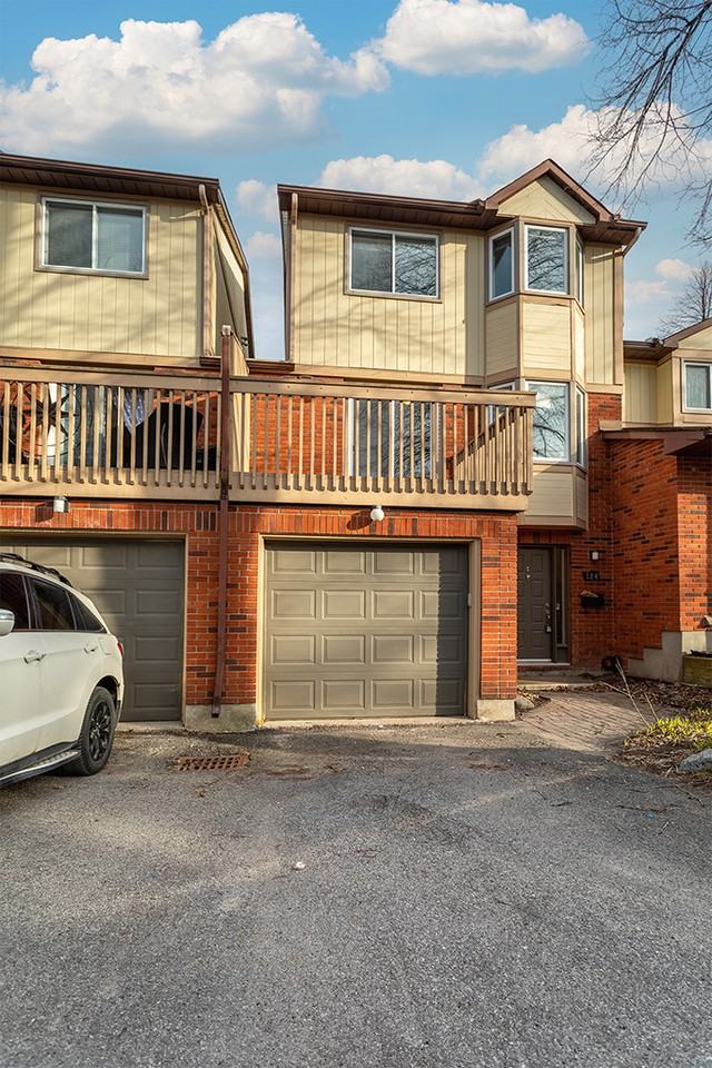 124 Chambord Private Apartments 124 Chambord Pvt, Ottawa, ON K1V 0L4