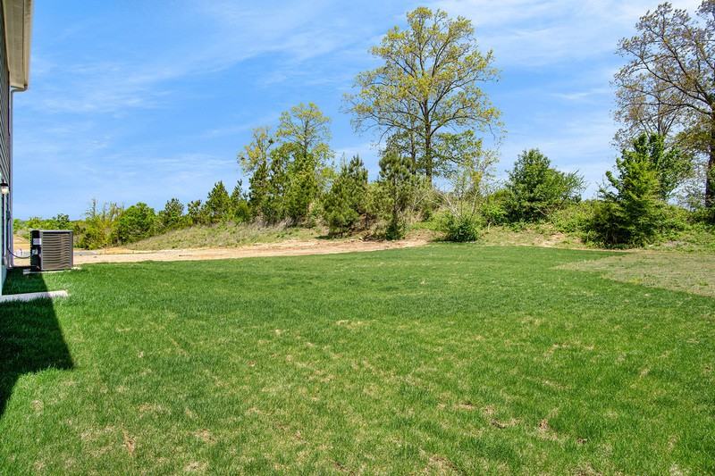 9016 Meeting St - Photo 3 of 30