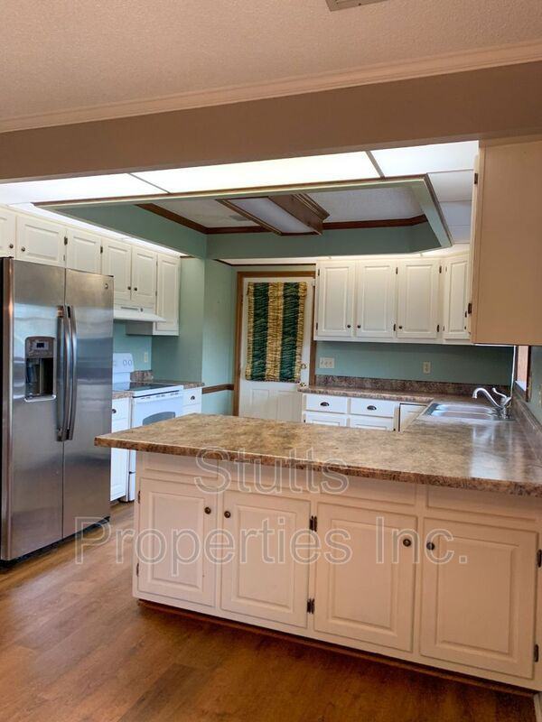 2217 Robbie Ave - Photo 2 of 14