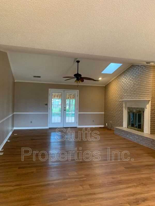 2217 Robbie Ave - Photo 3 of 14