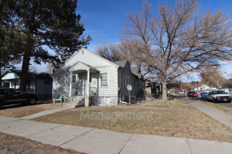 1110 E Lewis St #1-2 - Photo 2 of 11