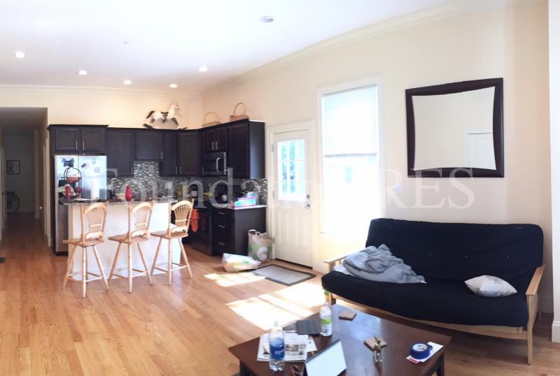 11 Sparhawk St #3 - Photo 2 of 11