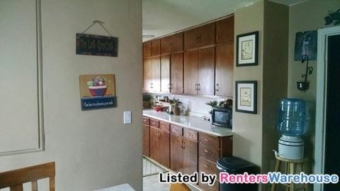 1015 Washington Memorial Dr - Photo 3 of 7