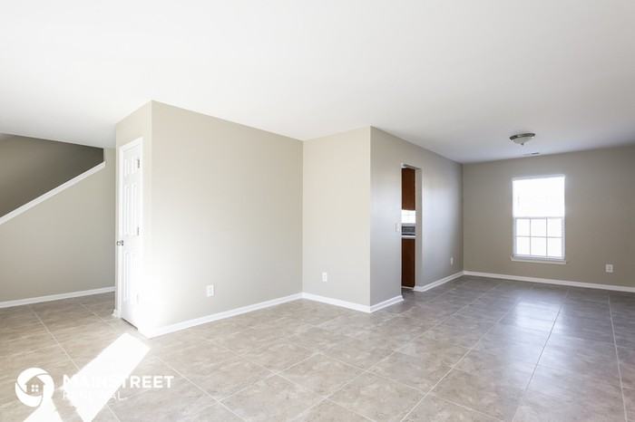 3955 Thornaby Cir - Photo 3 of 15