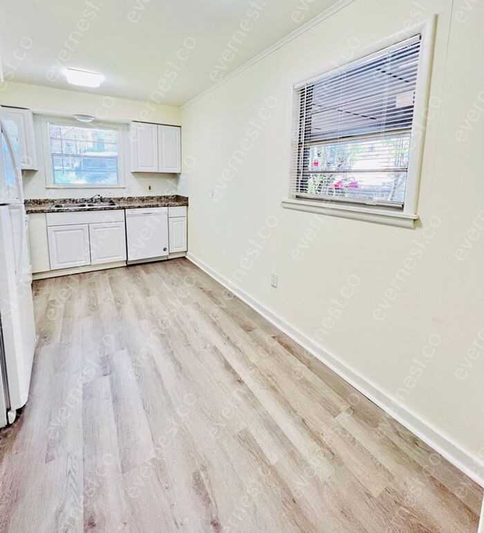 5606 B St - Photo 3 of 11