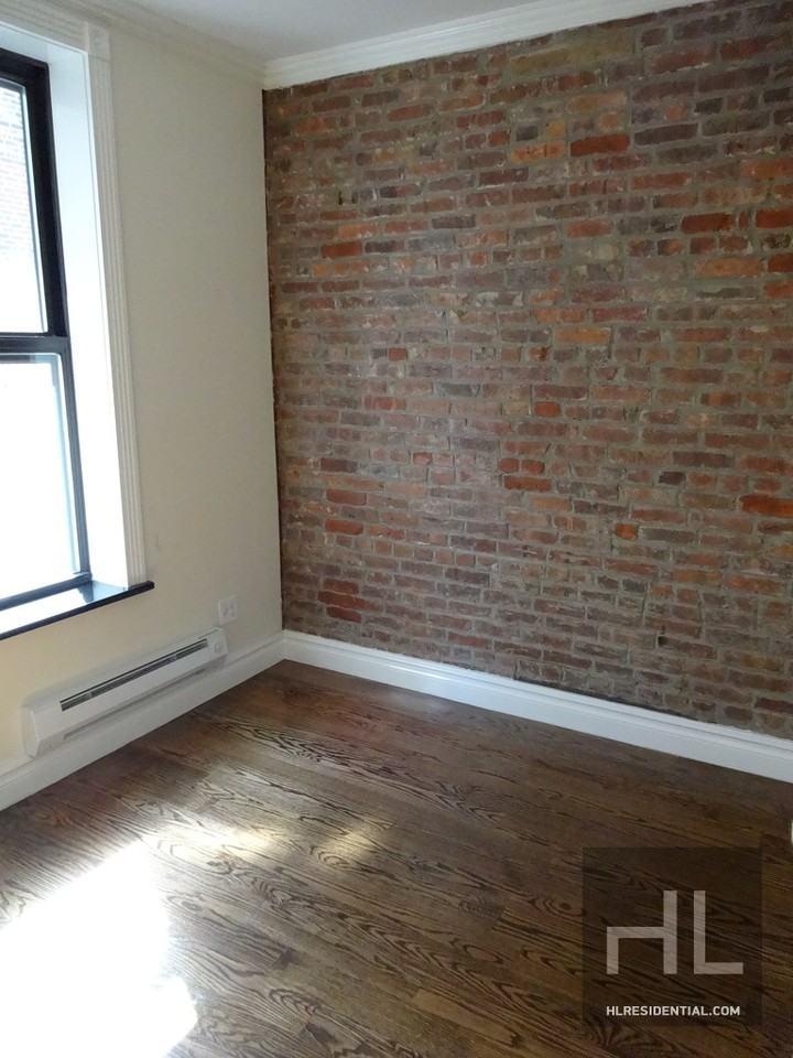 E 18th St #E4 - Photo 3 of 6