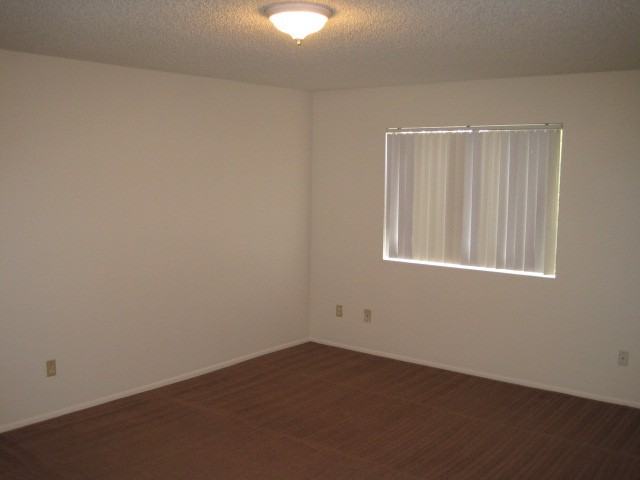 4420 E Wood St #1 - Photo 2 of 5