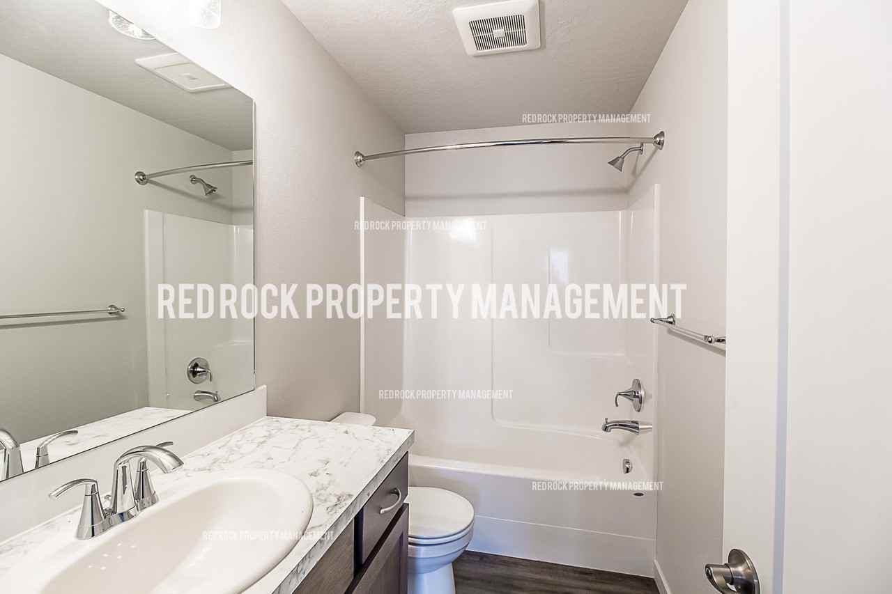 213 S Woodlawn Ln #1 - Photo 3 of 16