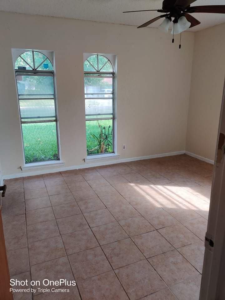 1903 Standridge St - Photo 3 of 16