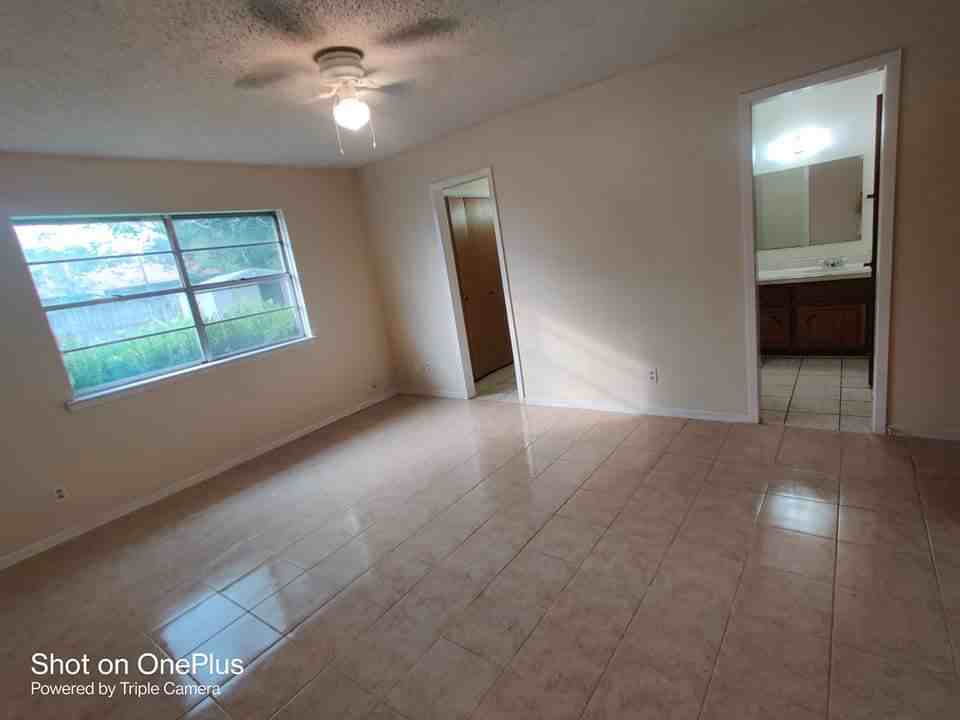 1903 Standridge St - Photo 4 of 16