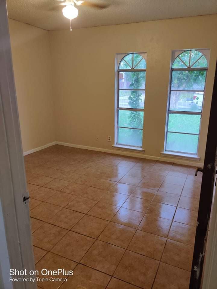 1903 Standridge St - Photo 5 of 16