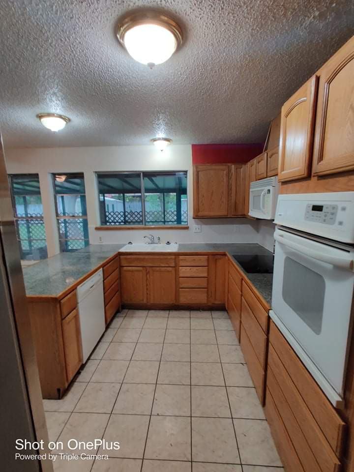 1903 Standridge St - Photo 7 of 16