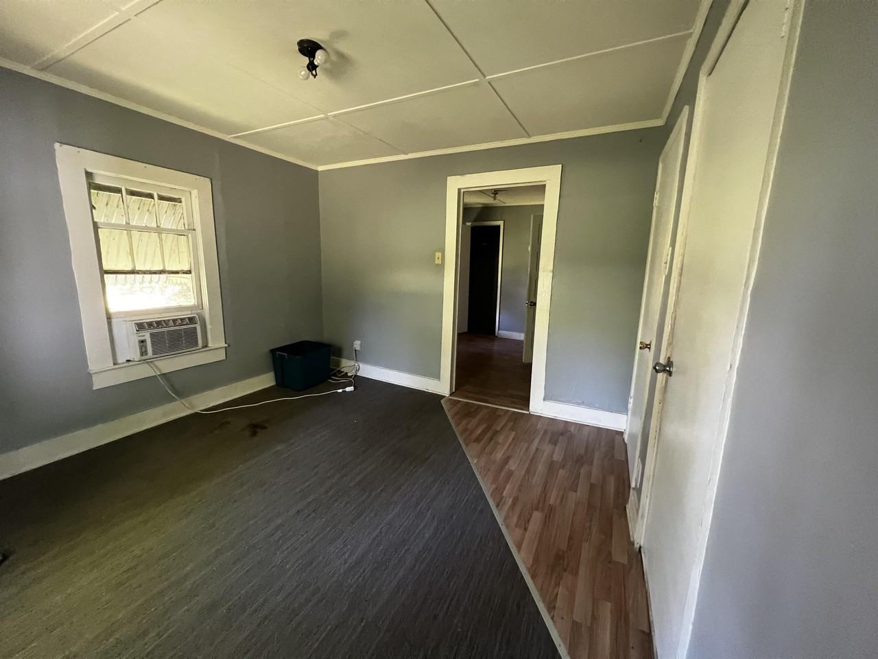 518 Graham St #1 - Photo 3 of 10