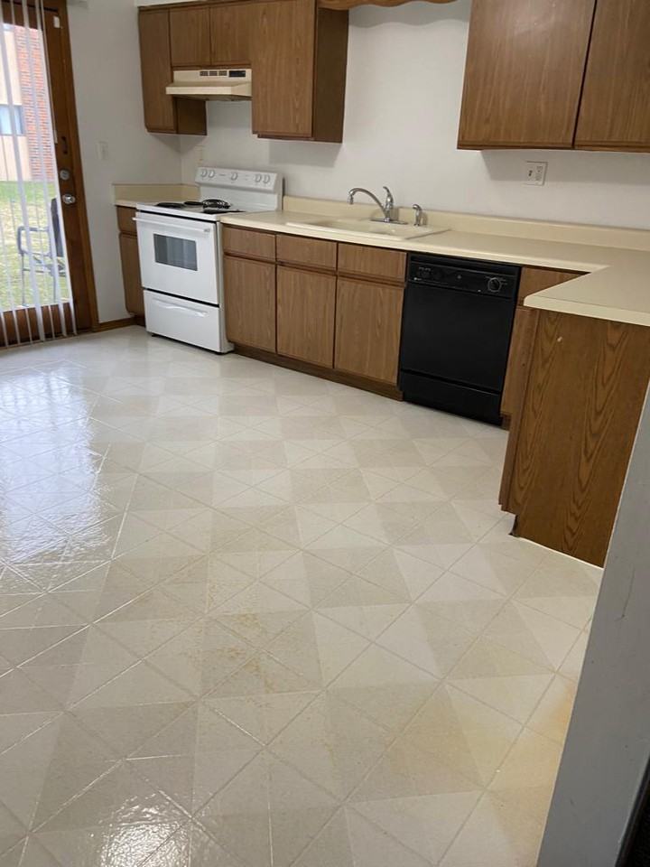 2902 #5 - Photo 5 of 9