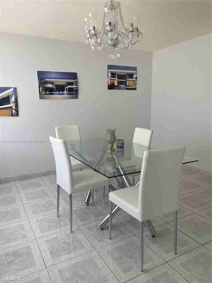 301 186th St #301 - Photo 2 of 9