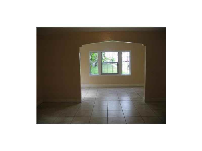 3674 SW 26th St - Photo 2 of 4
