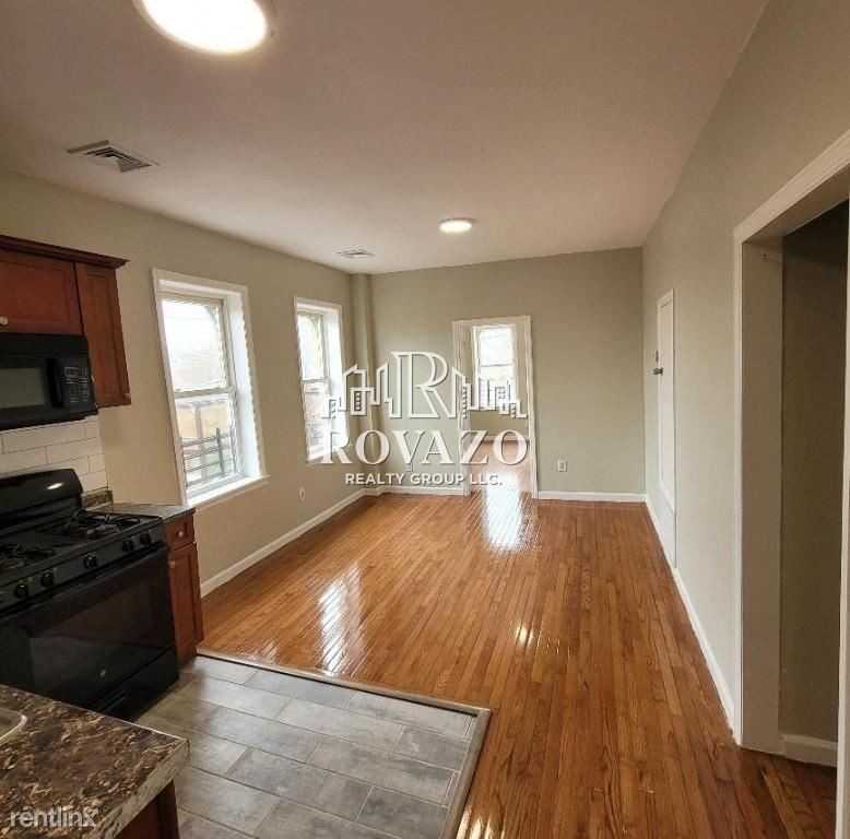 487 18th Ave - Photo 3 of 6