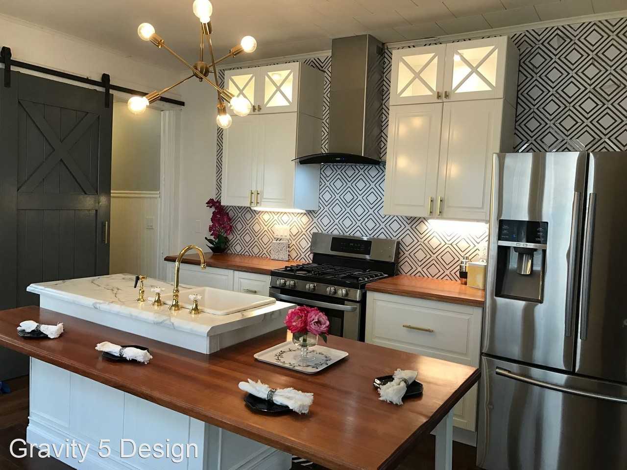 301 E. Locust St. Upper - Photo 2 of 10