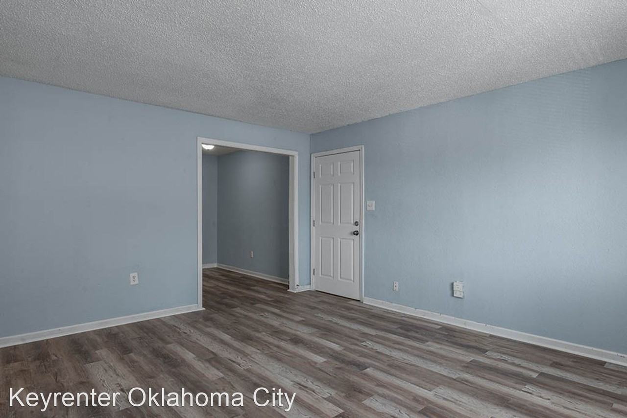 Renovated Apartment Homes near the Outlet Mall, Francis Tuttle and I-40 - Photo 2 of 21