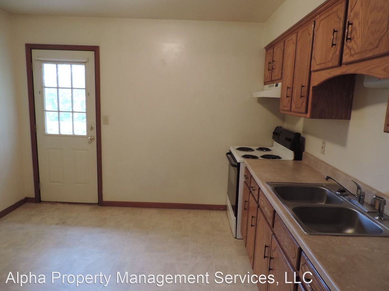 209 W Bridge - Photo 3 of 9