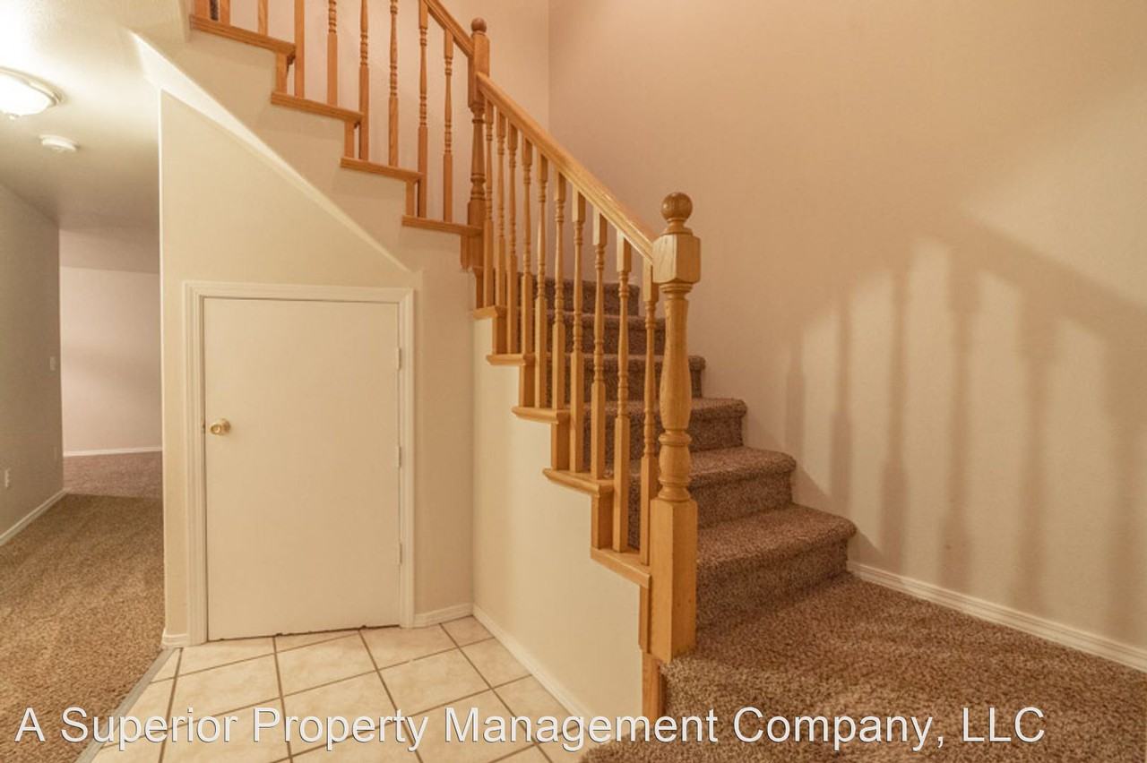 NE Hidden Valley Dr. - Photo 2 of 14